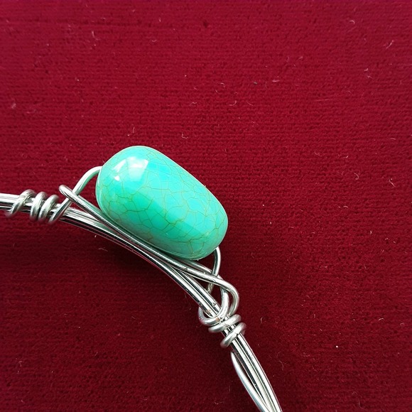 Large Turquoise and Silver Tone Wire Bracelet Southwest Artisan - Picture 3 of 5